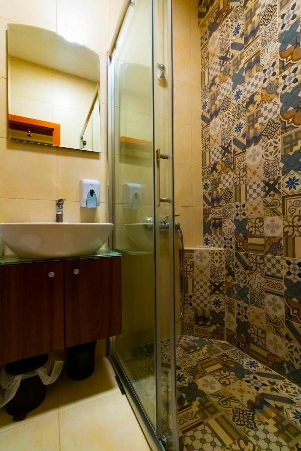 Hotel Pine Скопие Екстериор снимка