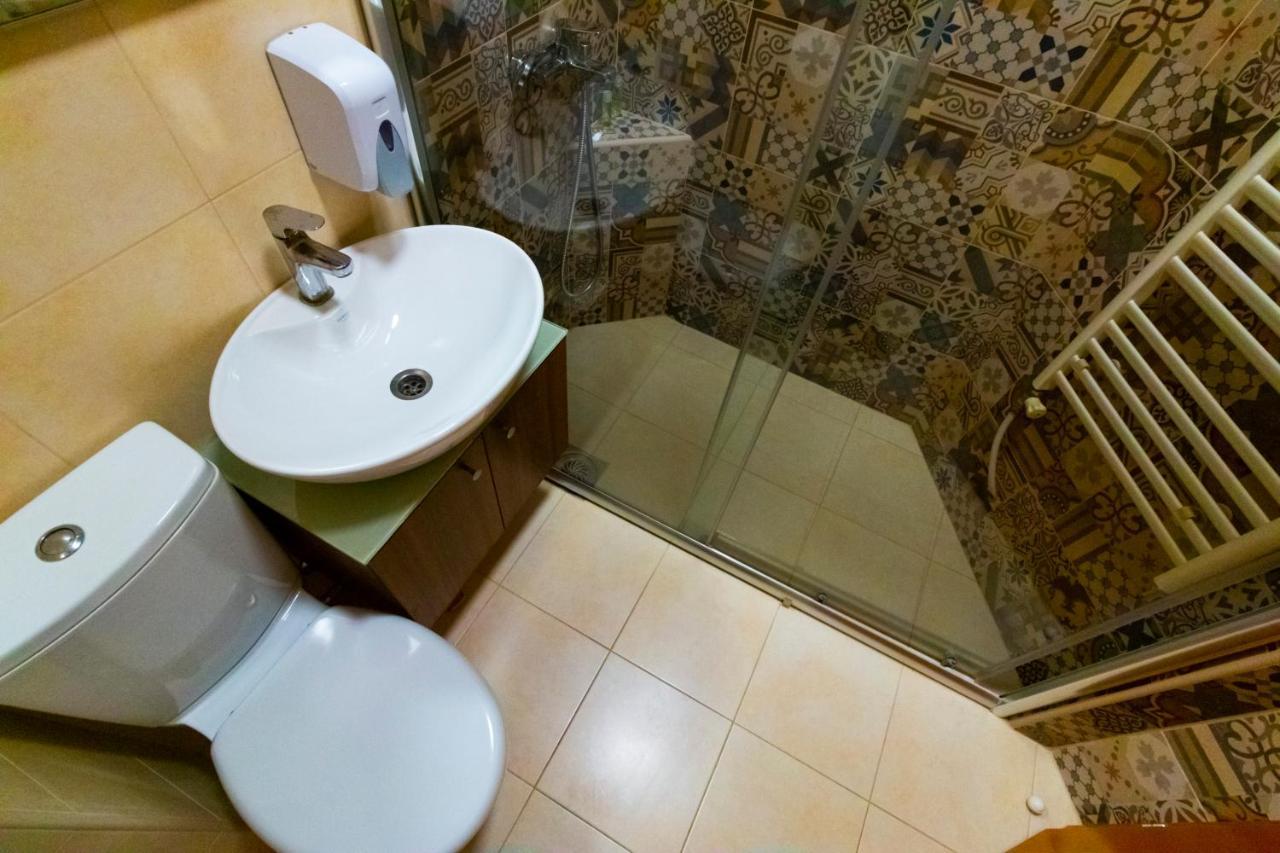 Hotel Pine Скопие Екстериор снимка