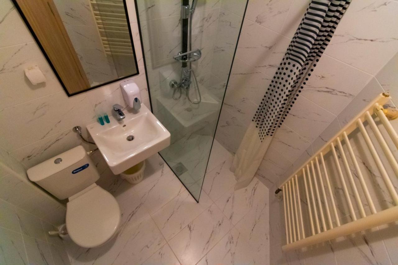 Hotel Pine Скопие Екстериор снимка