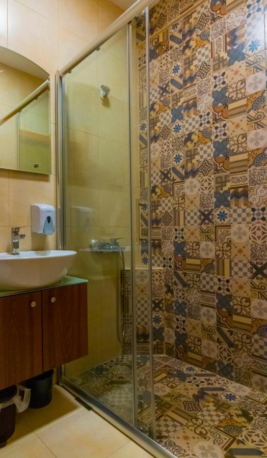 Hotel Pine Скопие Екстериор снимка