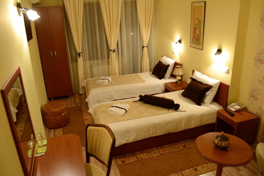 Hotel Pine Скопие Стая снимка