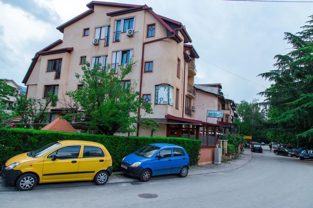 Hotel Pine Скопие Екстериор снимка