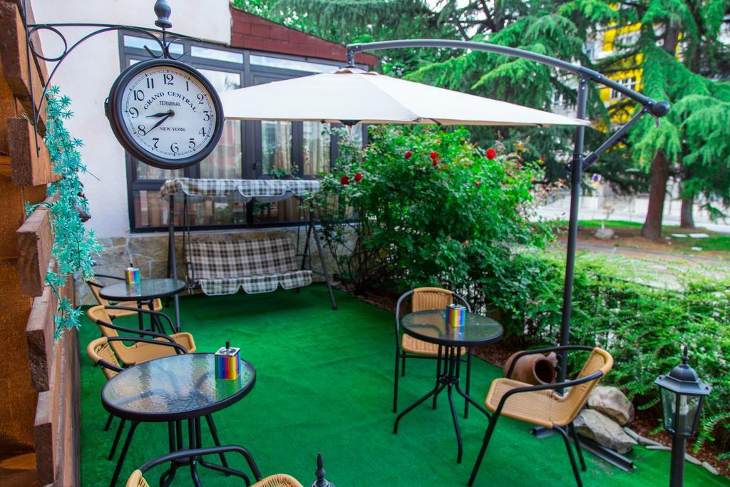 Hotel Pine Скопие Екстериор снимка