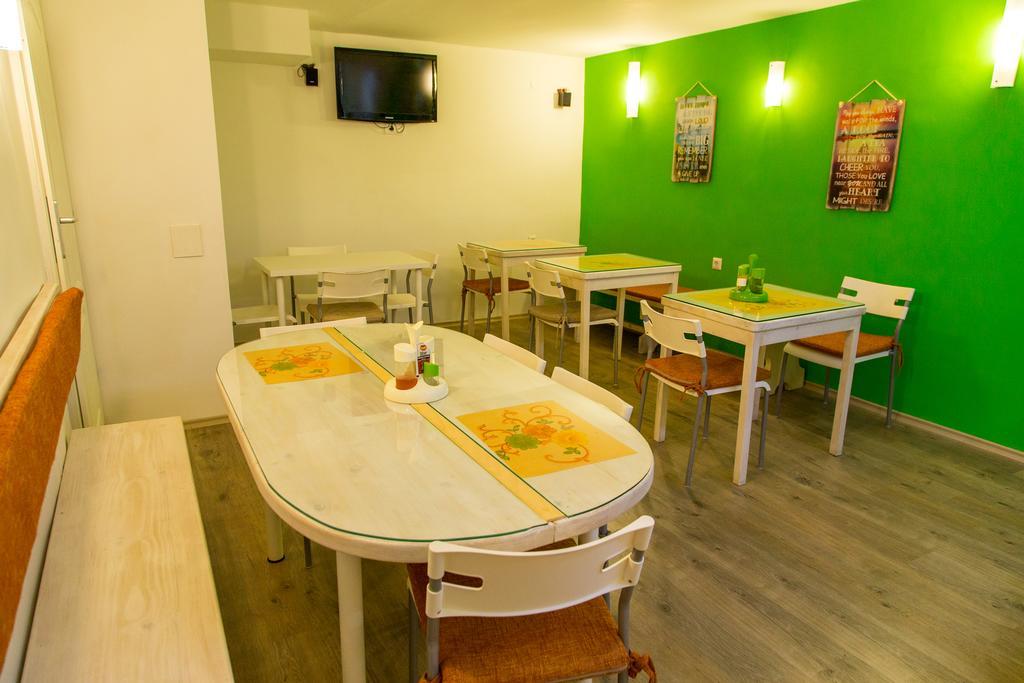 Hotel Pine Скопие Екстериор снимка