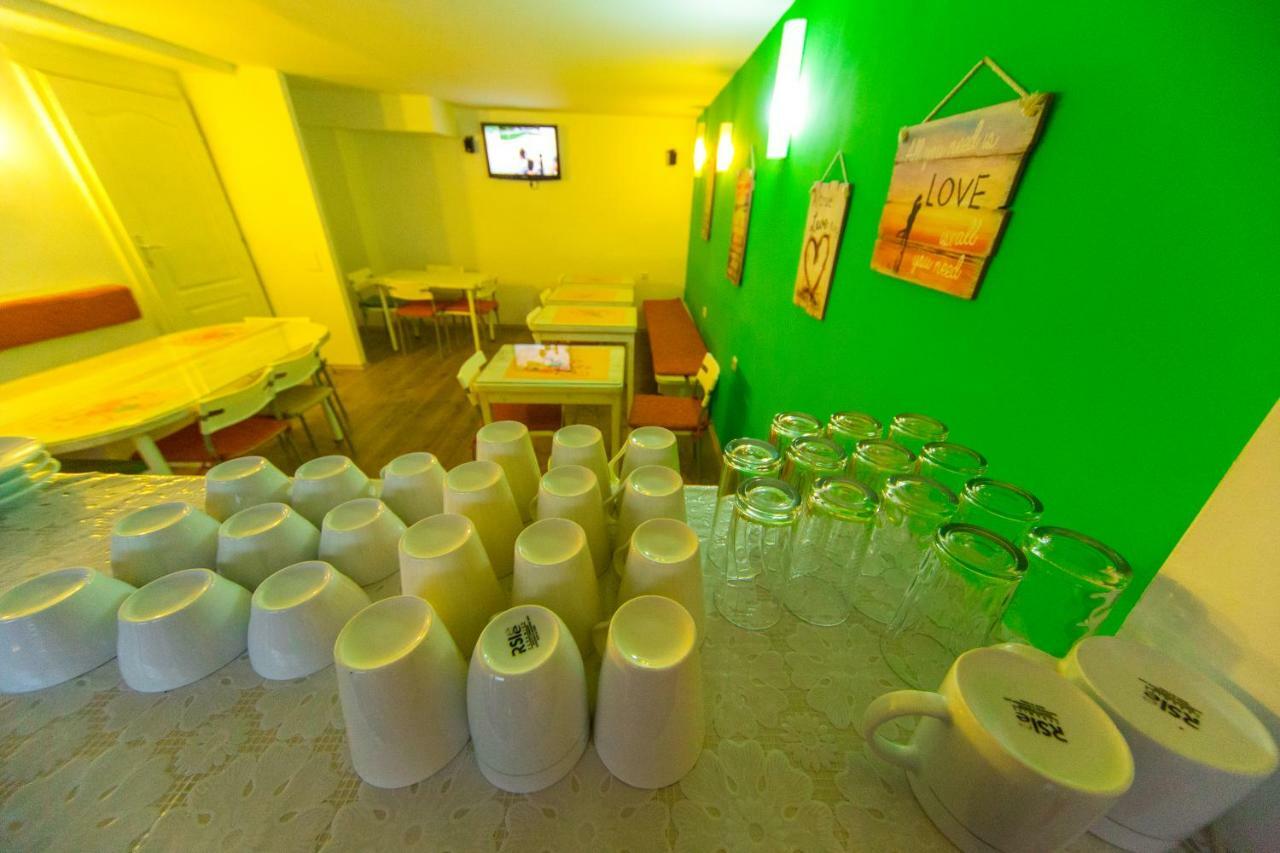Hotel Pine Скопие Екстериор снимка
